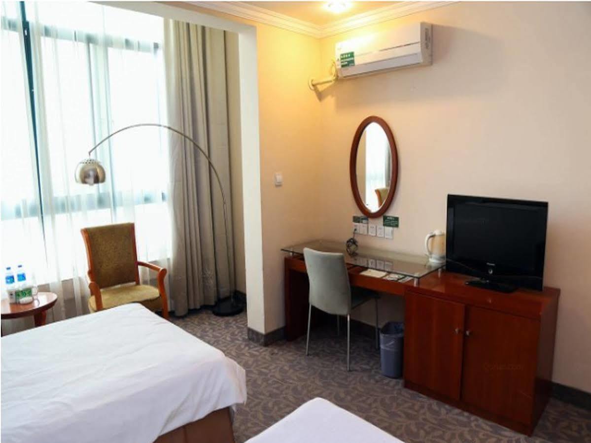 Greentree Inn Jiangsu Wuxi Hubin Business Street Business Hotel Екстер'єр фото